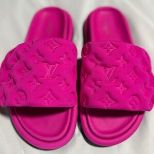 *NEW* Louis Vuitton Pillow Bright pink slides